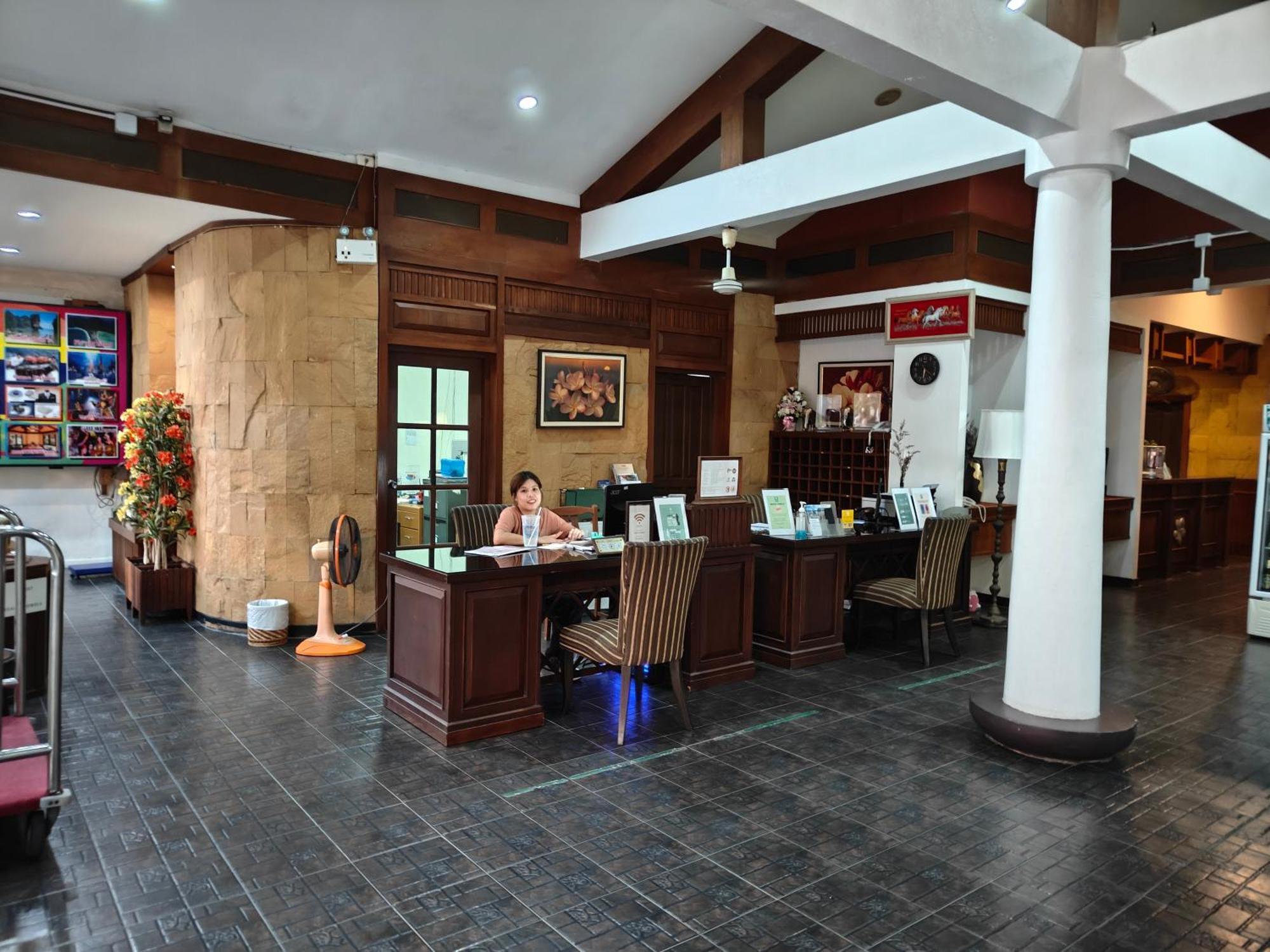 Phuket Leelavadee Hua Ting Resort Patong Exteriör bild