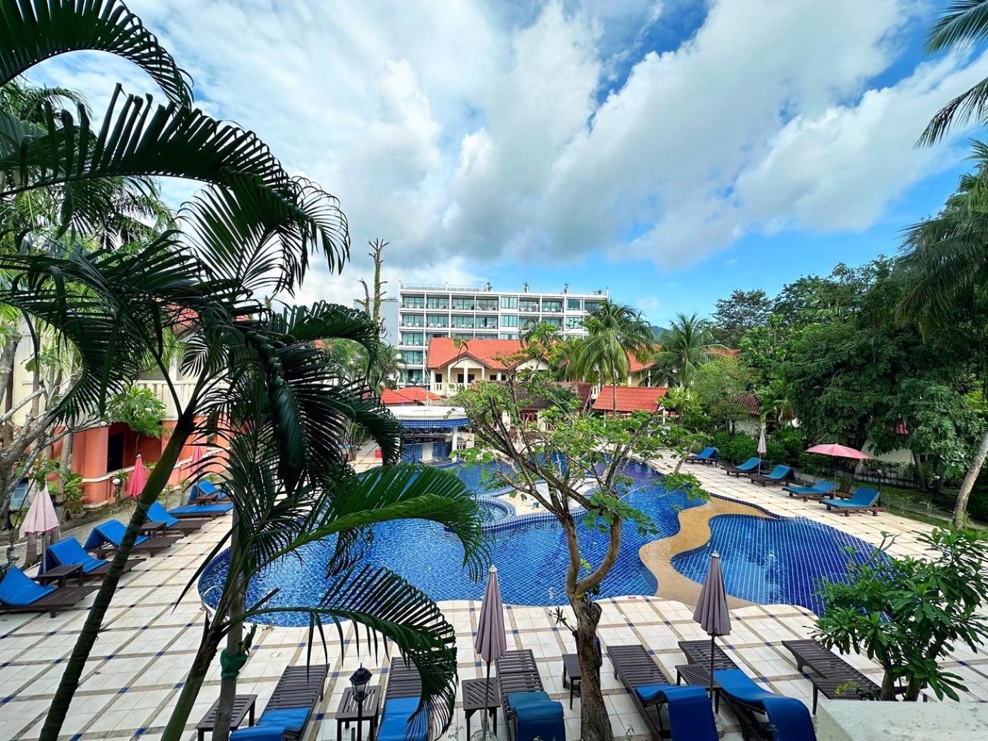 Phuket Leelavadee Hua Ting Resort Patong Exteriör bild