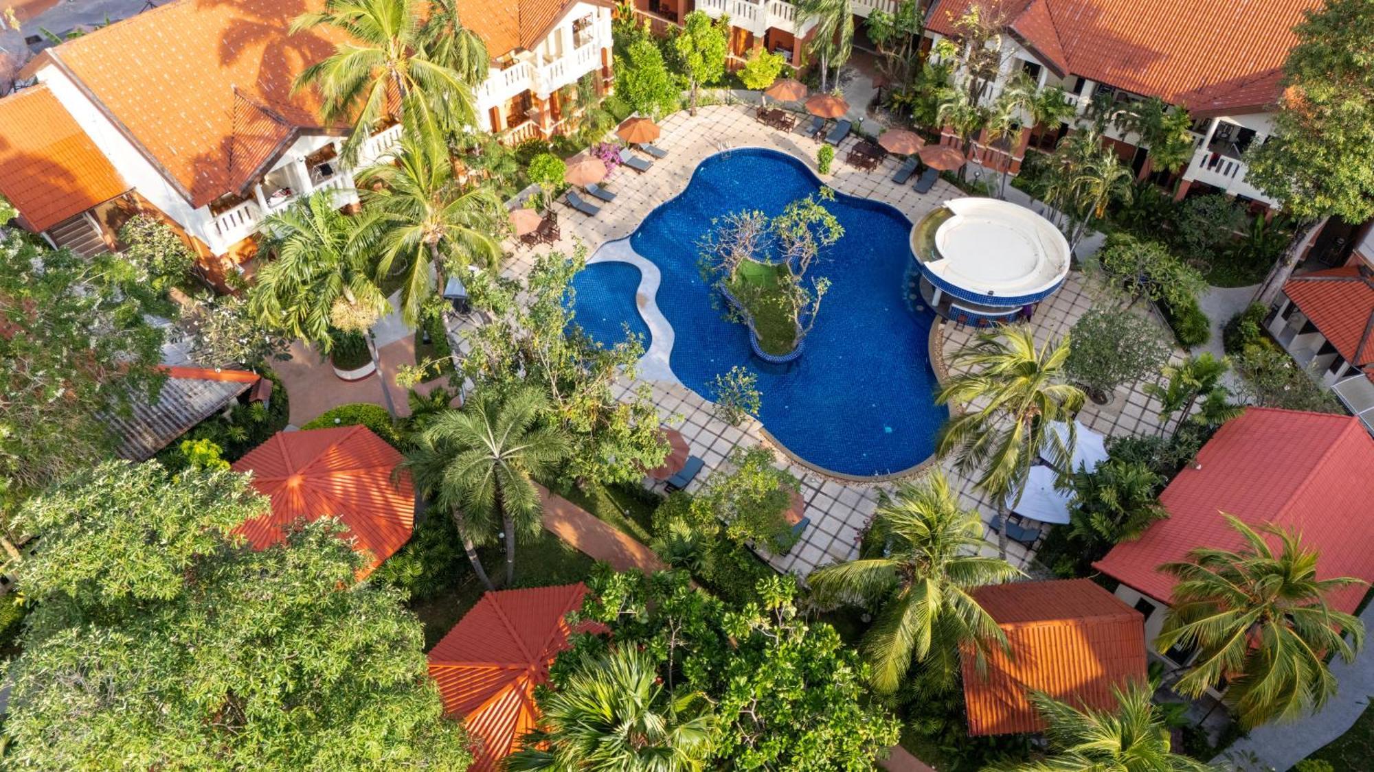 Phuket Leelavadee Hua Ting Resort Patong Exteriör bild