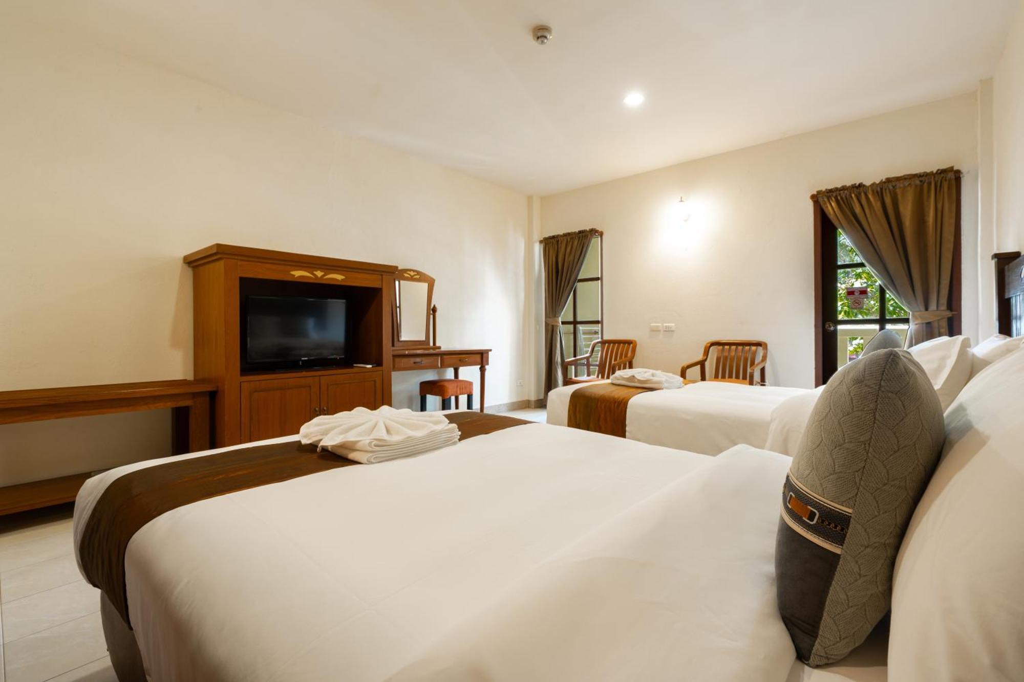 Phuket Leelavadee Hua Ting Resort Patong Exteriör bild