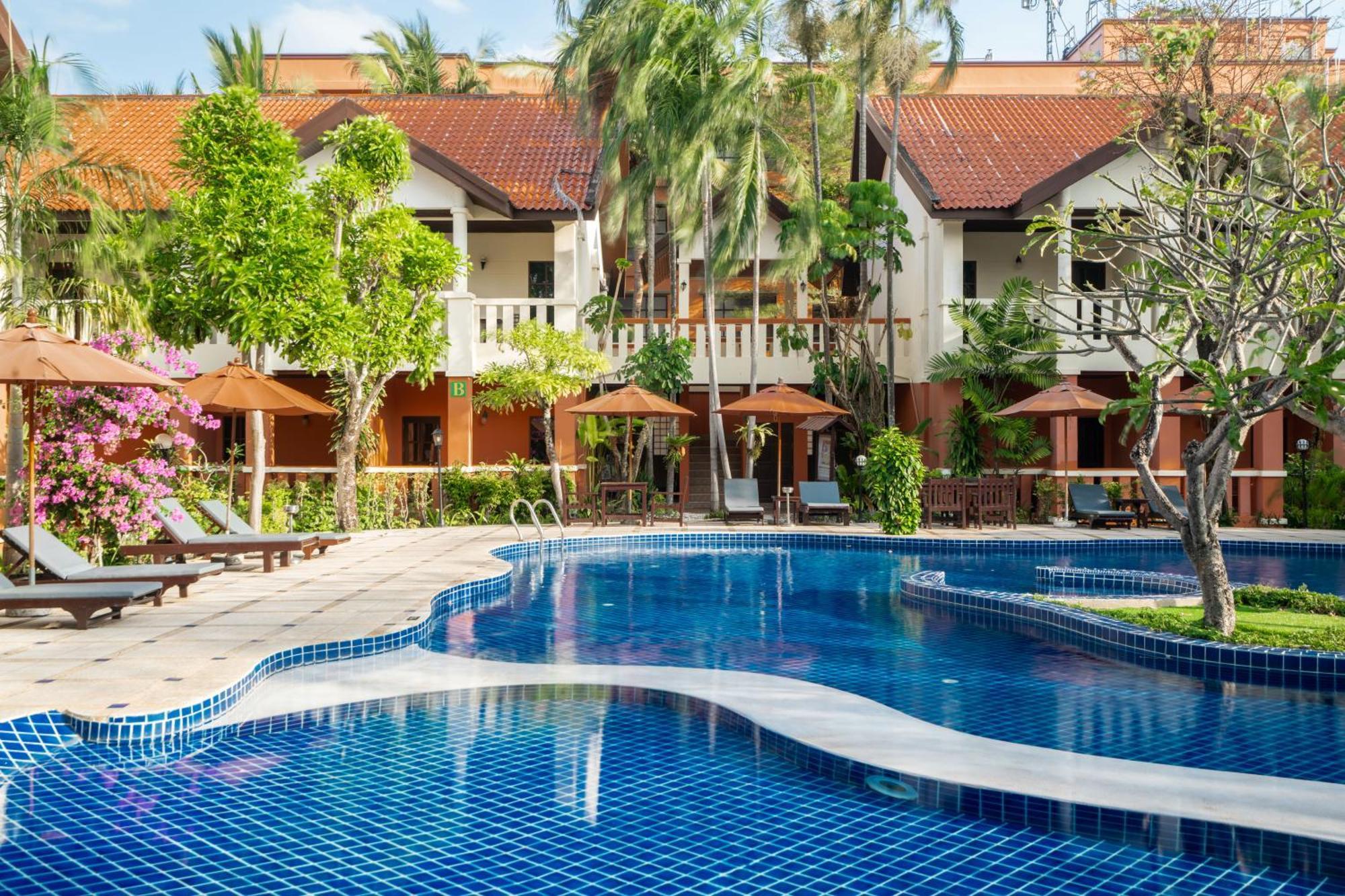 Phuket Leelavadee Hua Ting Resort Patong Exteriör bild