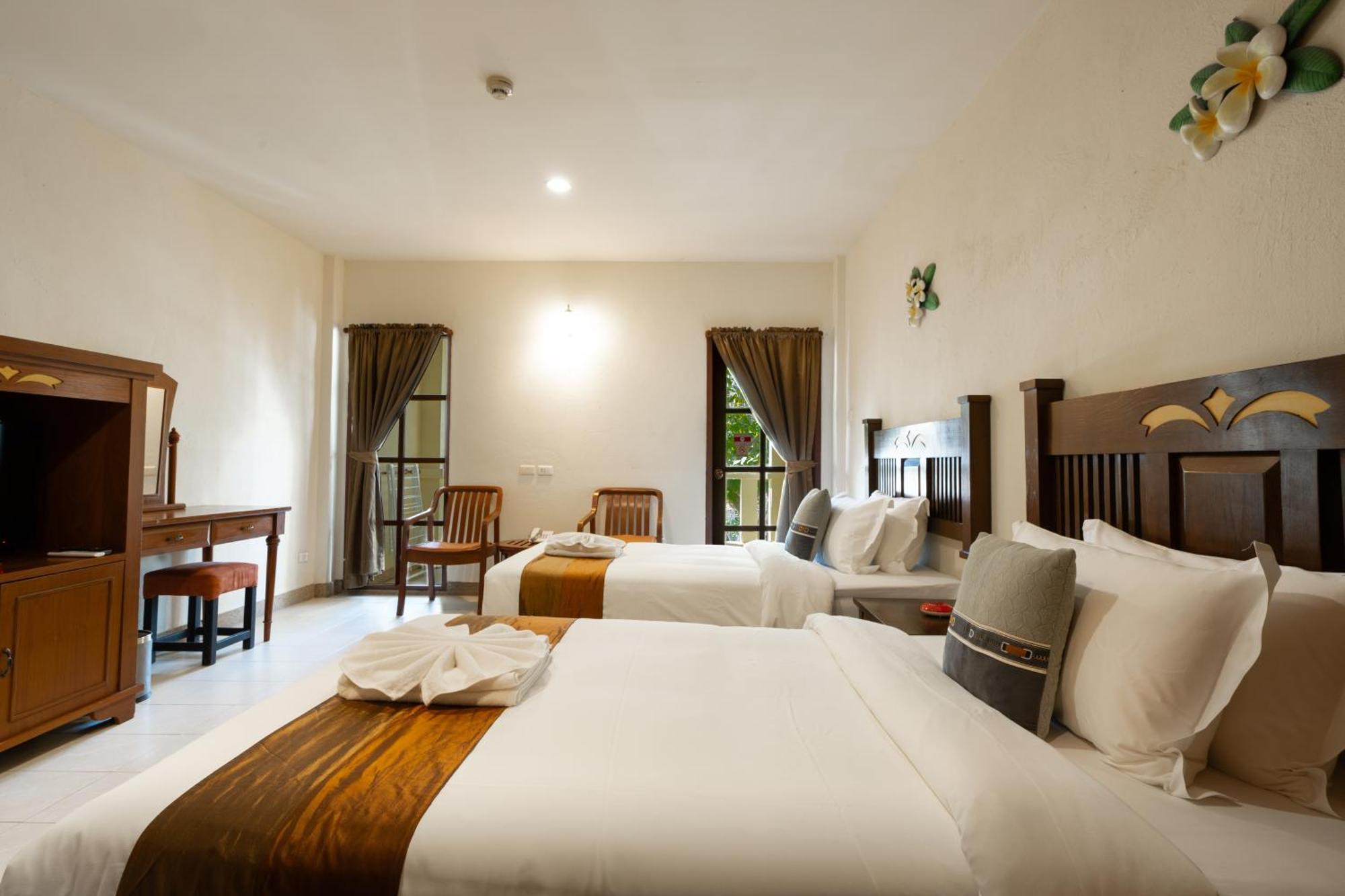 Phuket Leelavadee Hua Ting Resort Patong Exteriör bild