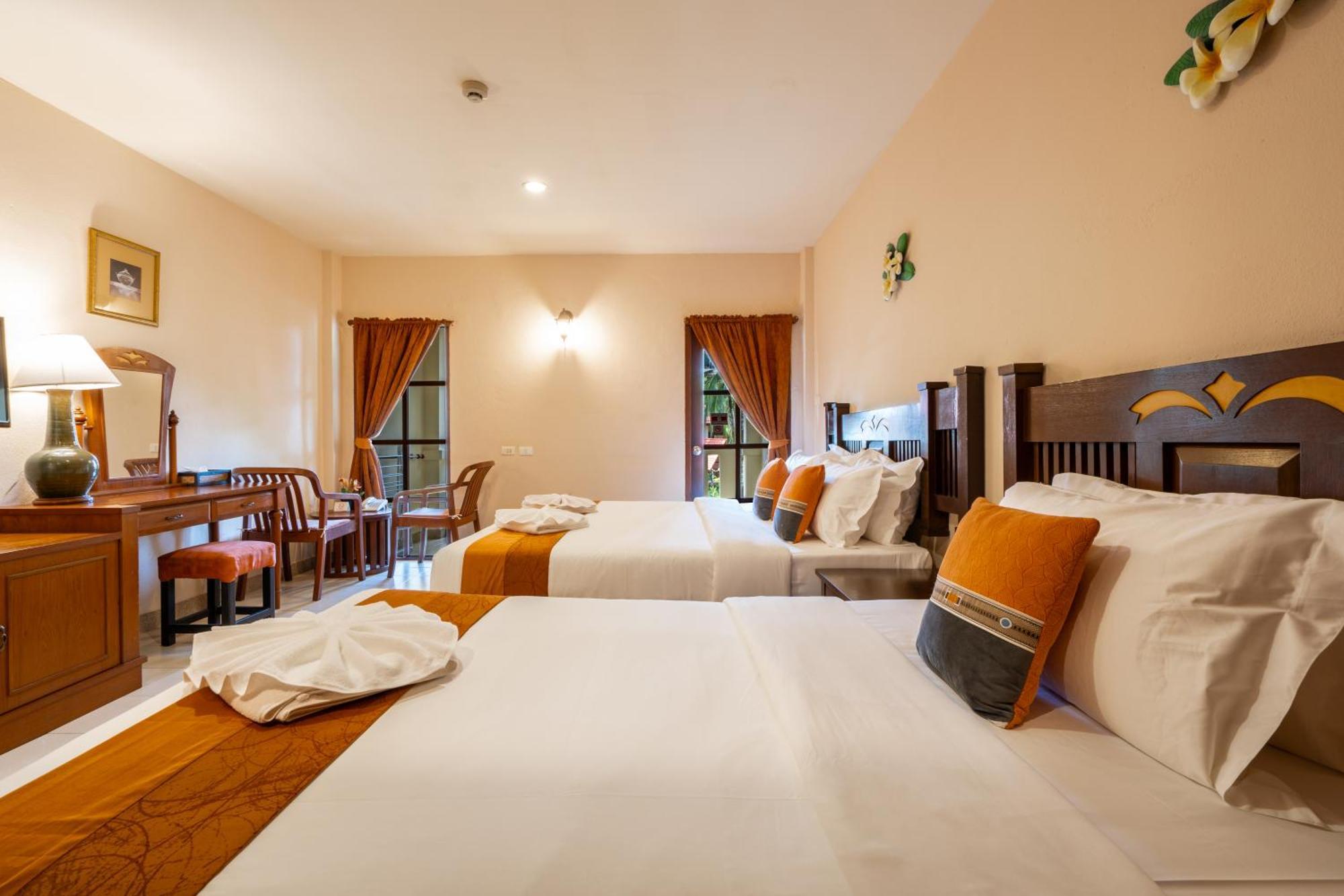 Phuket Leelavadee Hua Ting Resort Patong Exteriör bild