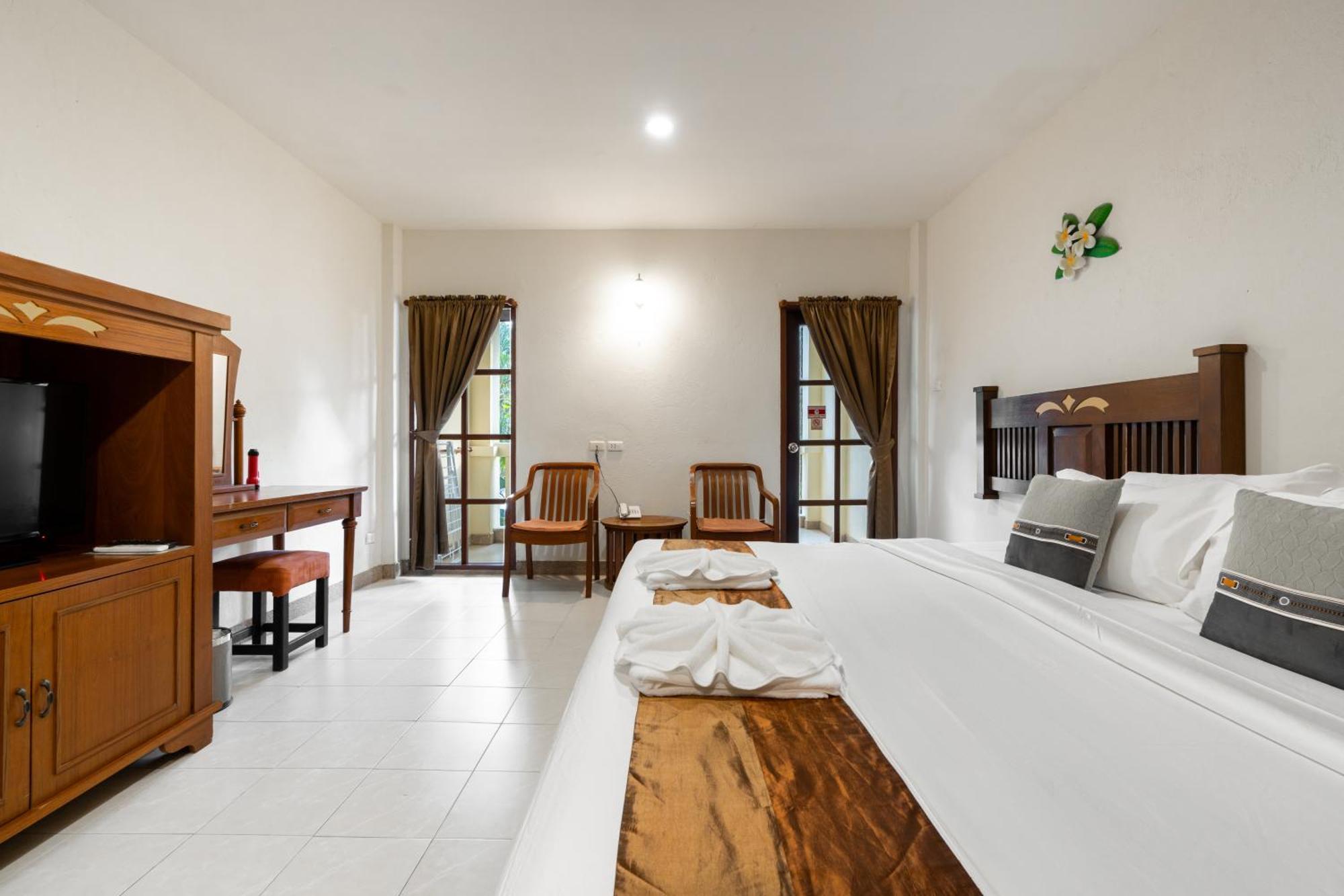 Phuket Leelavadee Hua Ting Resort Patong Exteriör bild