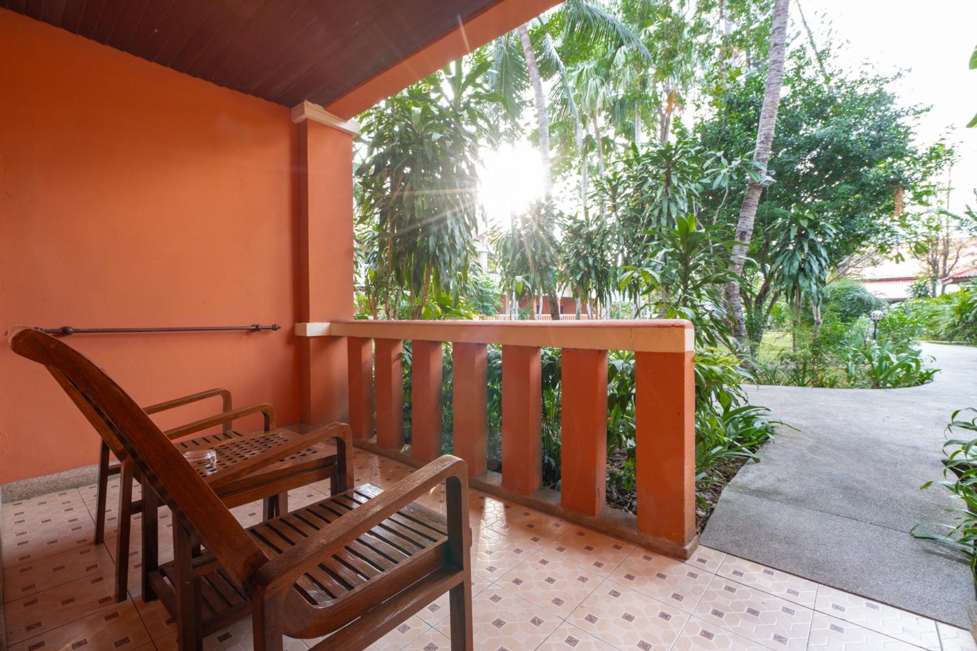 Phuket Leelavadee Hua Ting Resort Patong Exteriör bild