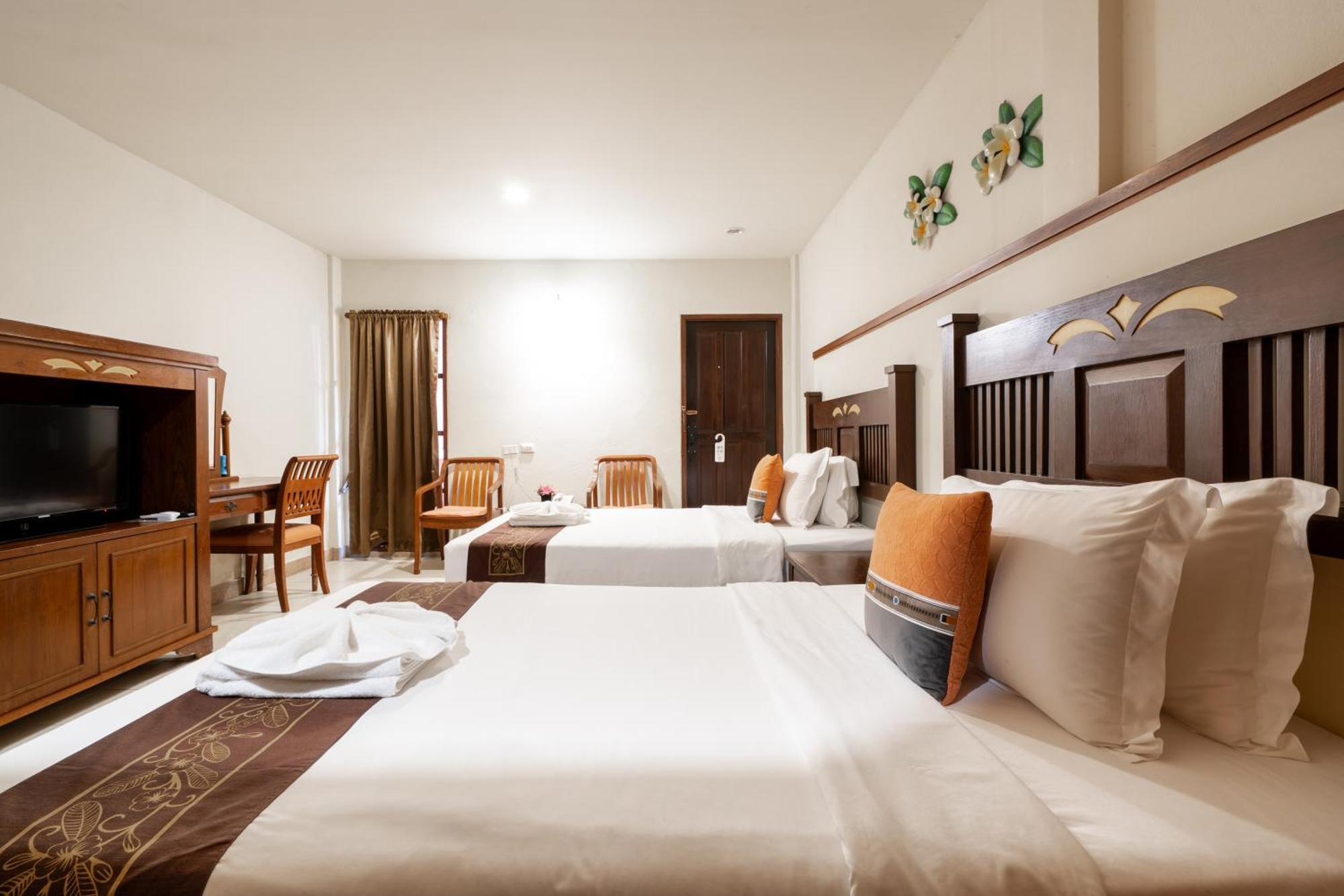 Phuket Leelavadee Hua Ting Resort Patong Exteriör bild